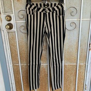 DenimBlvd Cream & Black Striped Skinny Jean Pants